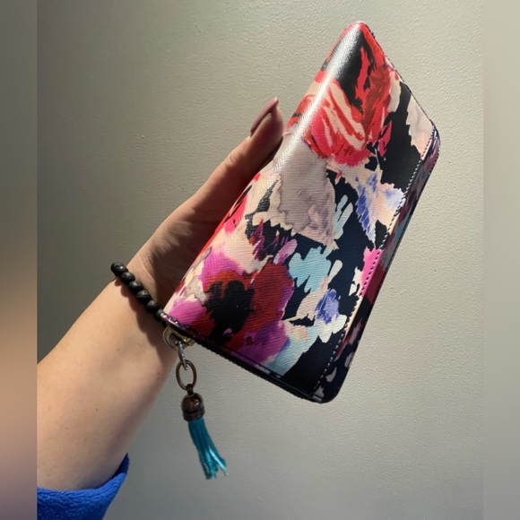 Kate Spade beauty. Gorgeous canvas. Multicolor zip wallet - Picture 7 of 16